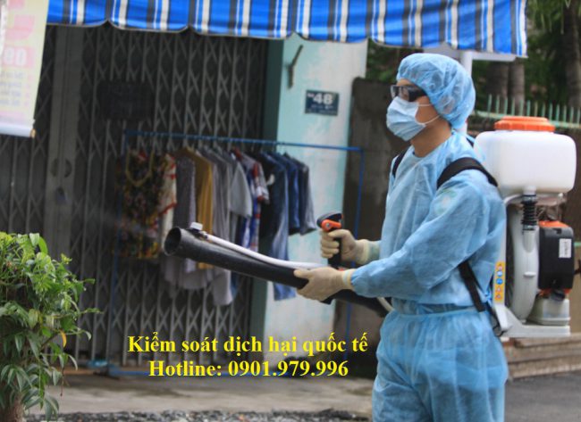 Phun phòng dịch tại huyện An Hải